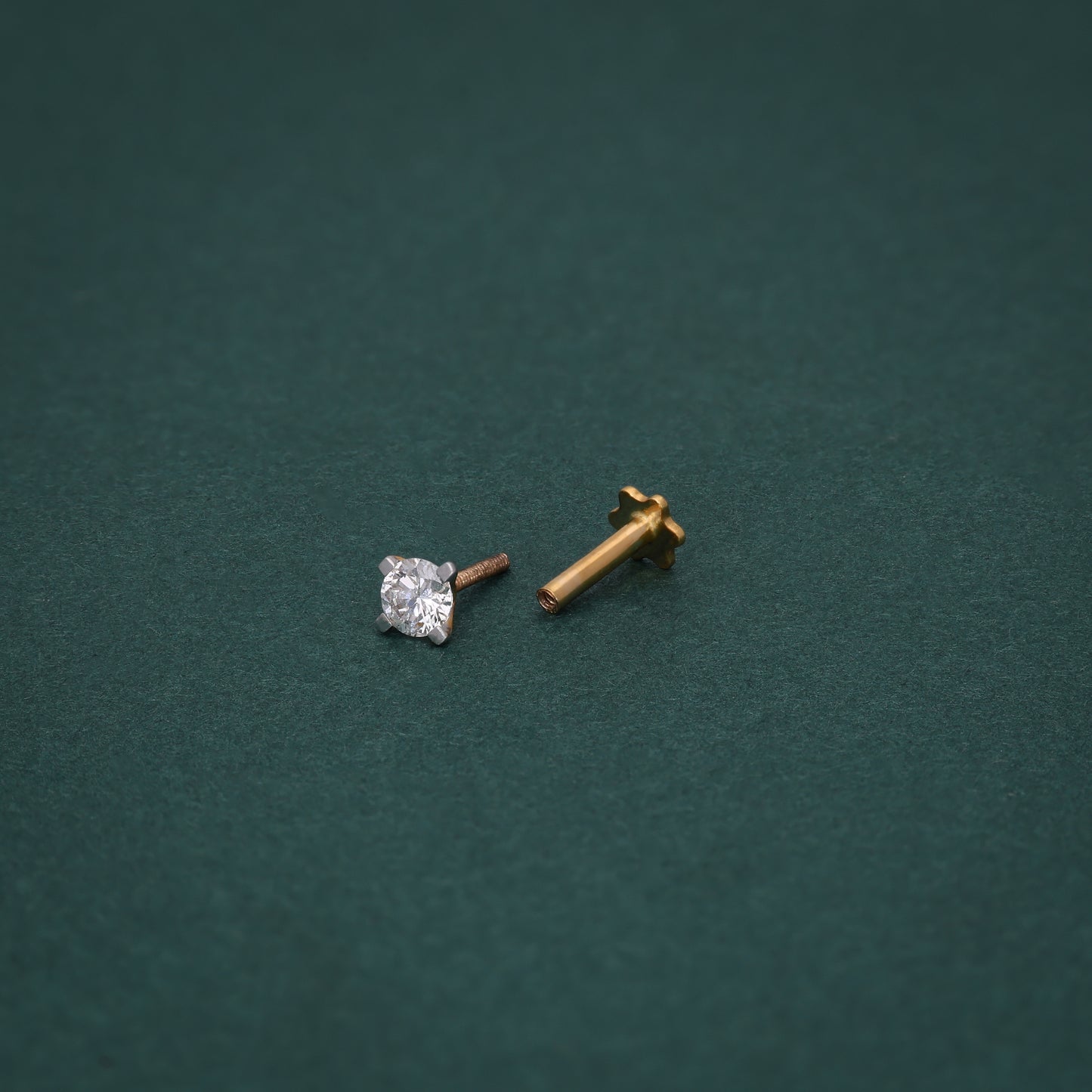 Radiant Round Pointer Diamond Nose Pin