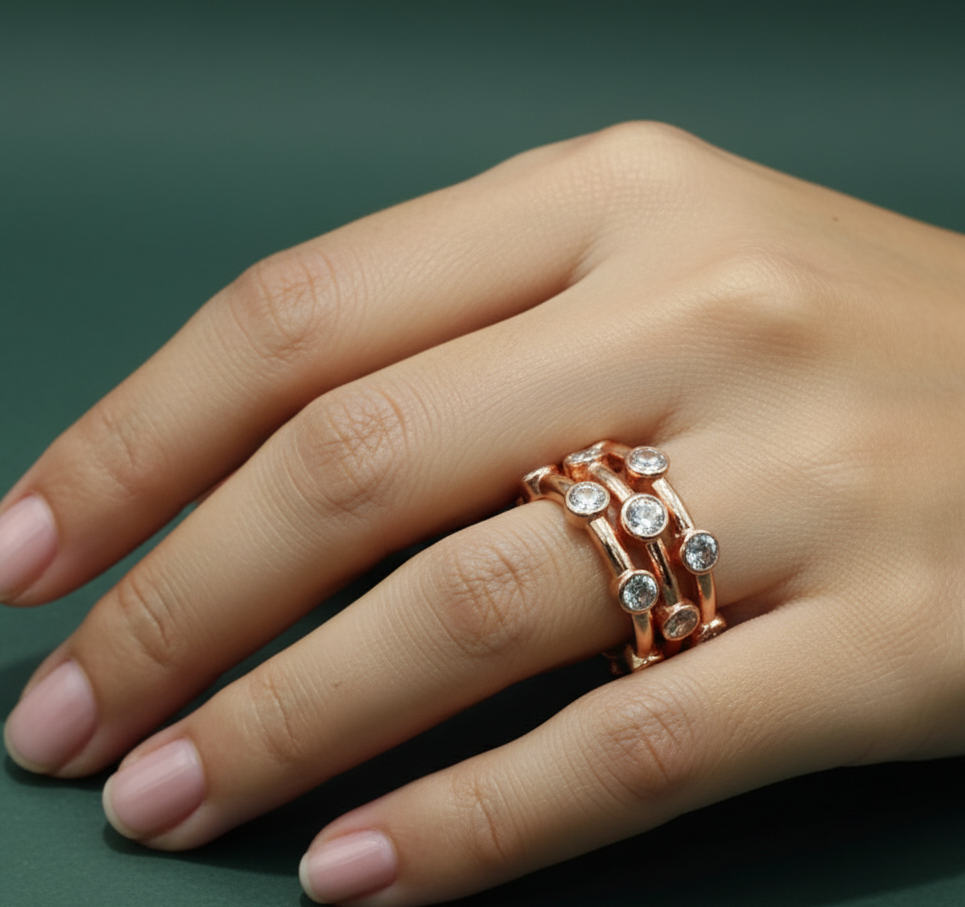 Gold Multistone Ring with Round Brilliant Cut Diamonds