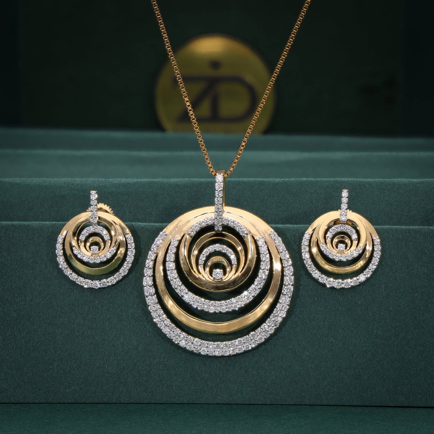 Circle of Radiance jewelry Set on a green surface