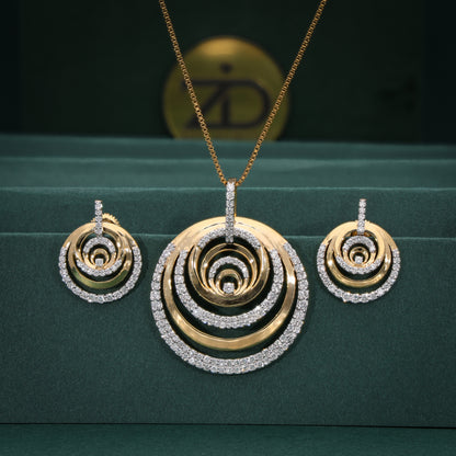 Circle of Radiance jewelry Set on a green surface