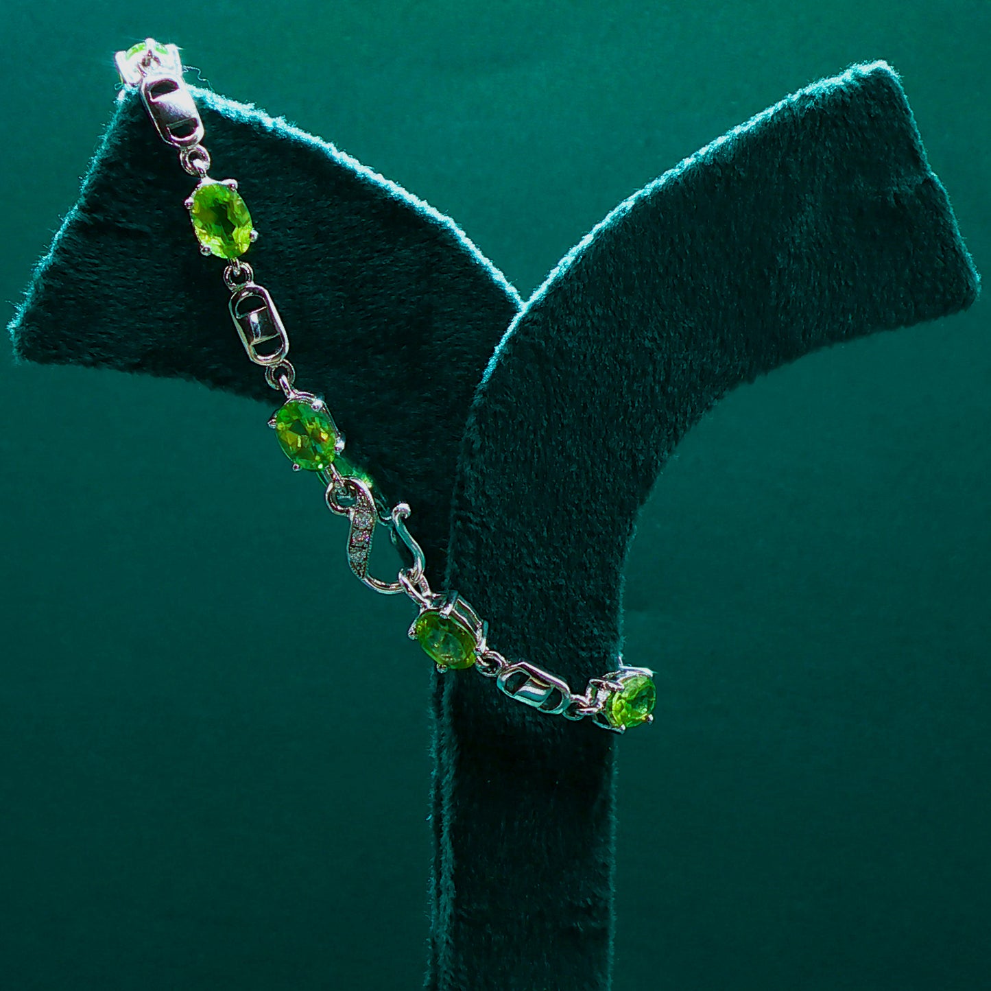 Sterling Silver Chain Bracelet with Oval Cabochon Peridots