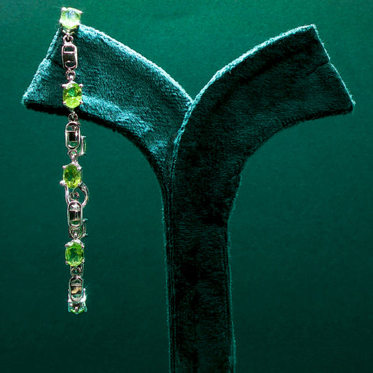 Sterling Silver Chain Bracelet with Oval Cabochon Peridots