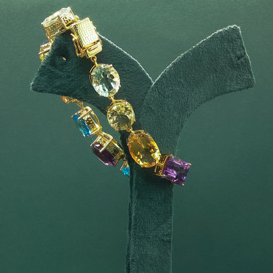 Gold Chain Bracelet with Oval Amethyst Cabochons