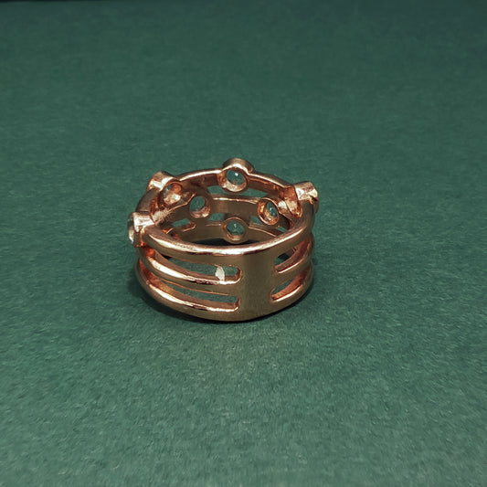 Gold Multistone Ring with Round Brilliant Cut Diamonds