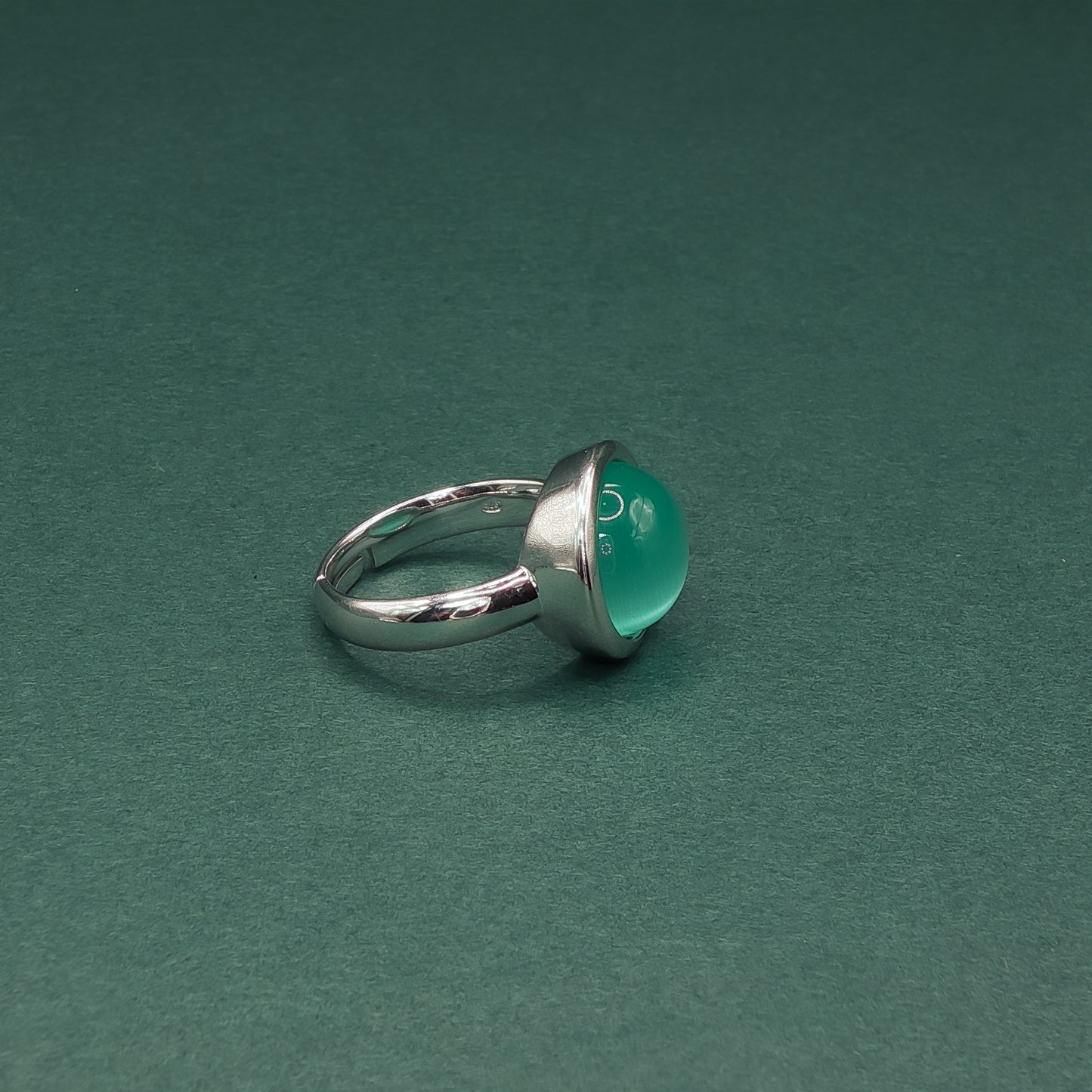 Sterling Silver Cocktail Ring with Round Catseye Cabochon