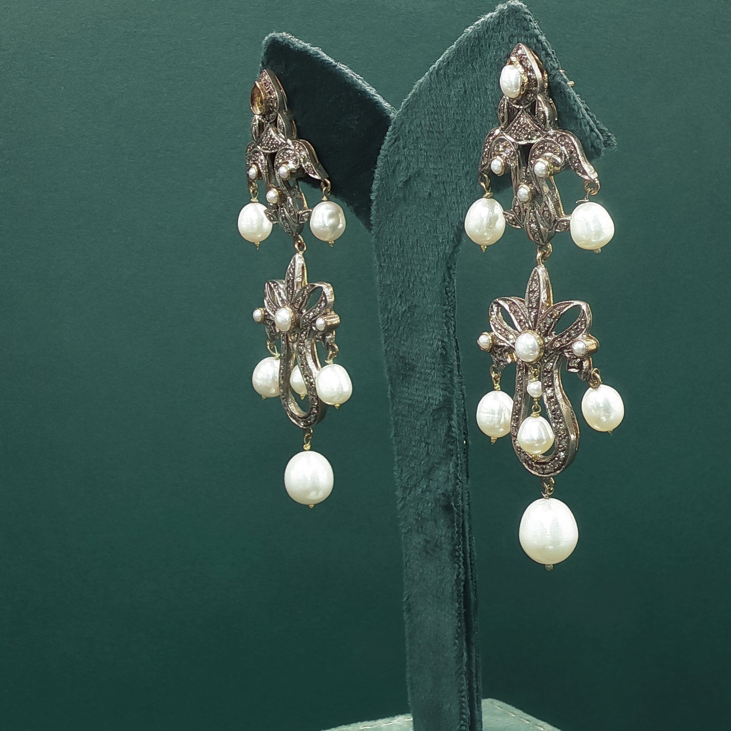 Elegant Silver Dangle Earrings with Pearl Cabochons