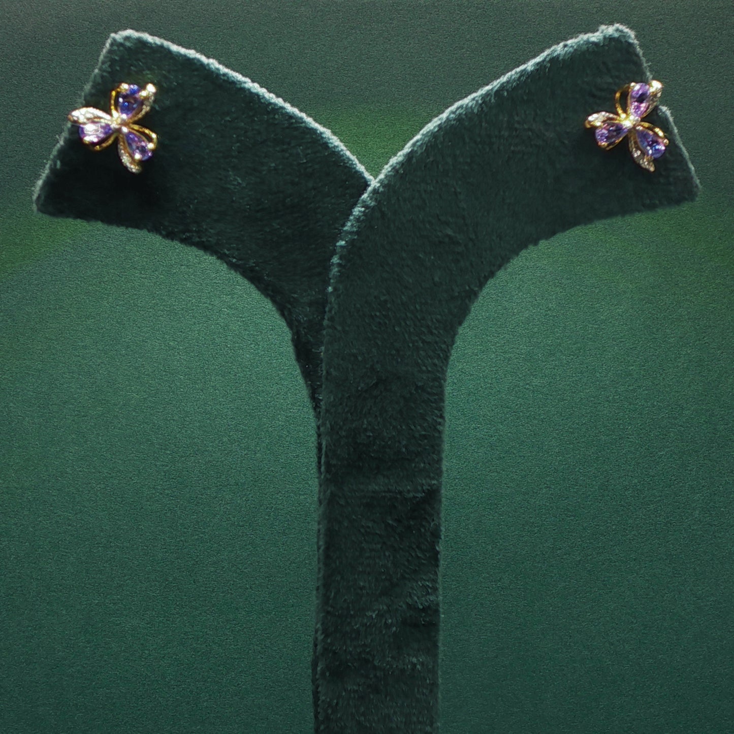 Gold Stud Earrings with Pear-Shaped Amethyst Accents