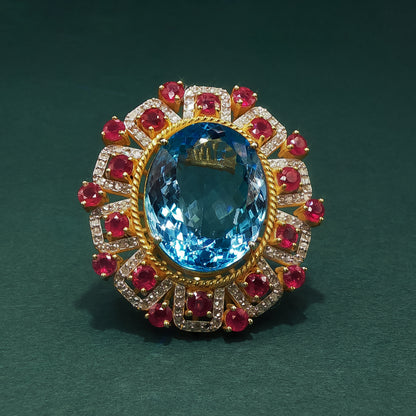 Oval Cabochon Aquamarine Pendant in Yellow Gold