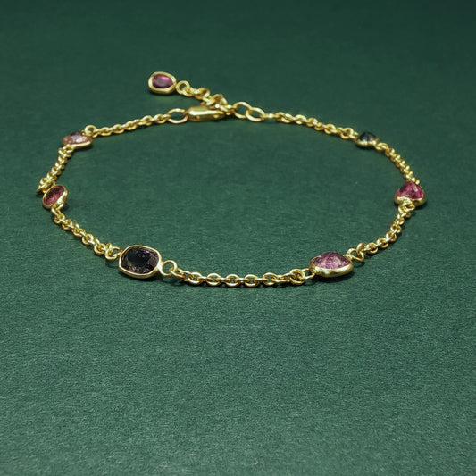 Yellow Gold Chain Bracelet with Reddish-Purple Amethyst Gemstones
