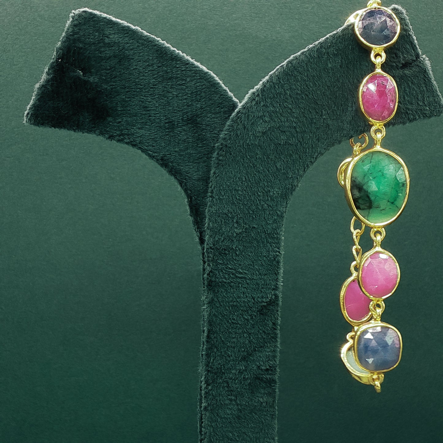 Gold Chain Bracelet with Cabochon Emeralds